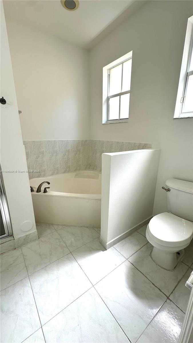 Small Image of 4316 NORTH WEST 113TH CT #4316, Doral Number 10
