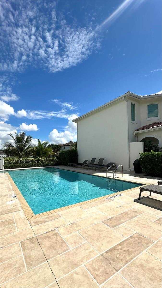 Small Image of 4316 NORTH WEST 113TH CT #4316, Doral Number 2