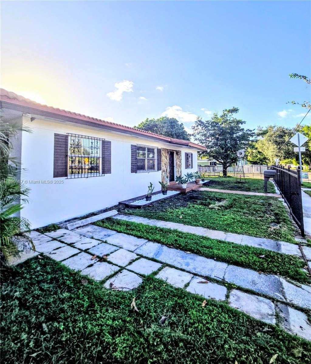 Small Image of 5451 SOUTH WEST 5TH TER #5451, Miami Number 4