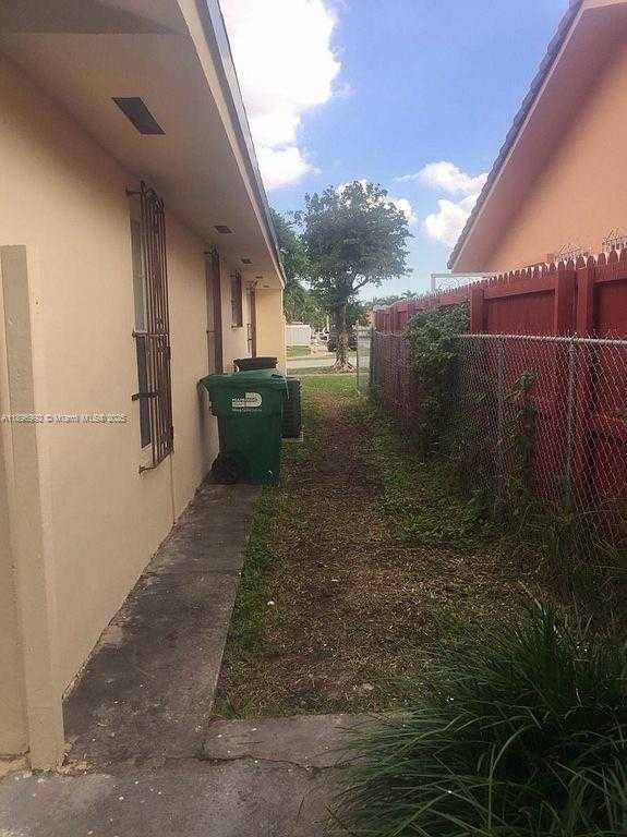 Small Image of 1236 SOUTH WEST 104TH CT, Miami Number 17