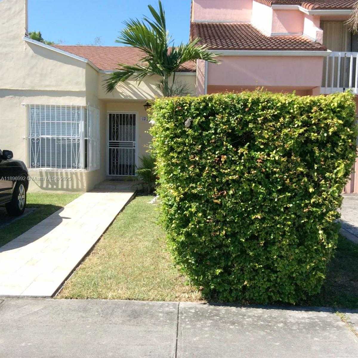 Small Image of 1236 SOUTH WEST 104TH CT, Miami Number 3