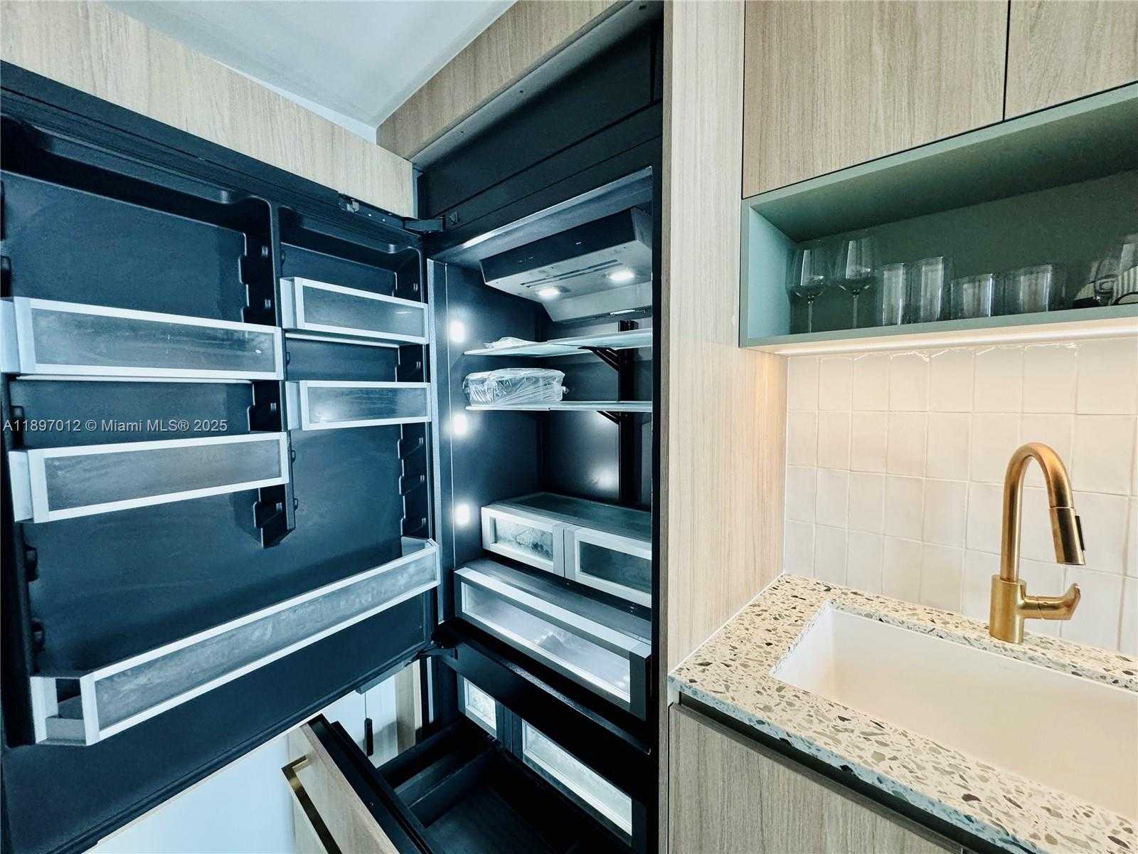 Small Image of 159 NORTH EAST 6TH ST #4314, Miami Number 13