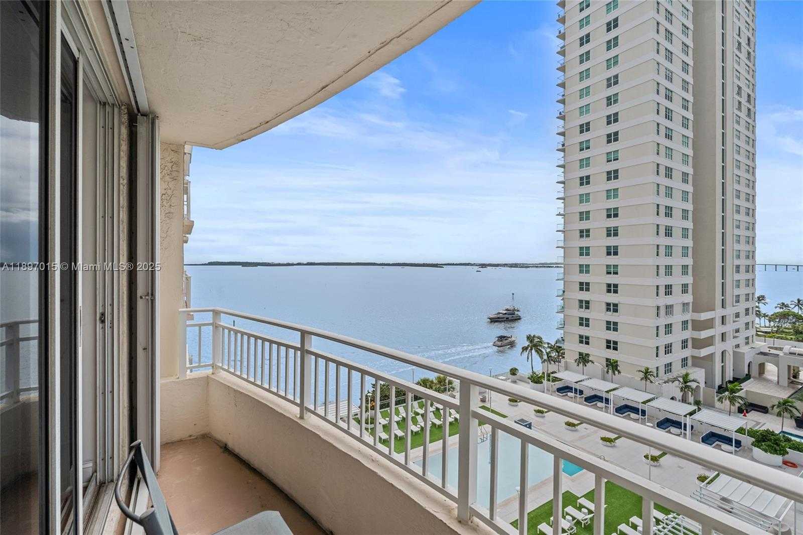 Small Image of 770 CLAUGHTON ISLAND DR #1010, Miami Number 18
