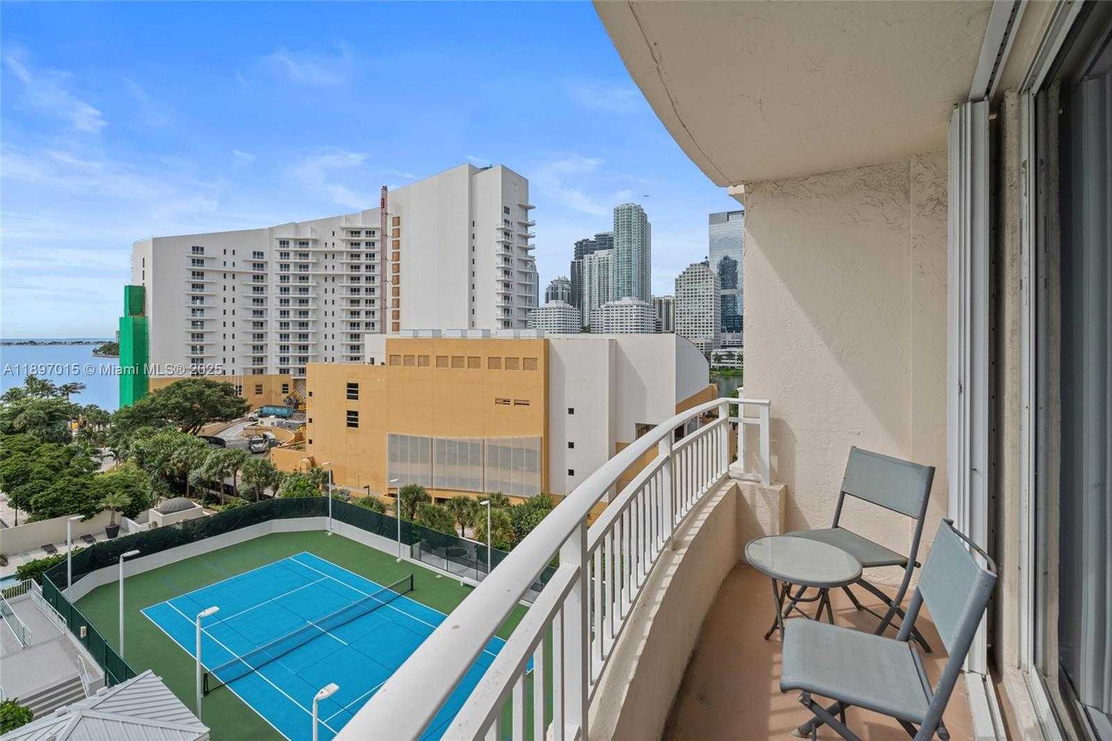 Small Image of 770 CLAUGHTON ISLAND DR #1010, Miami Number 20