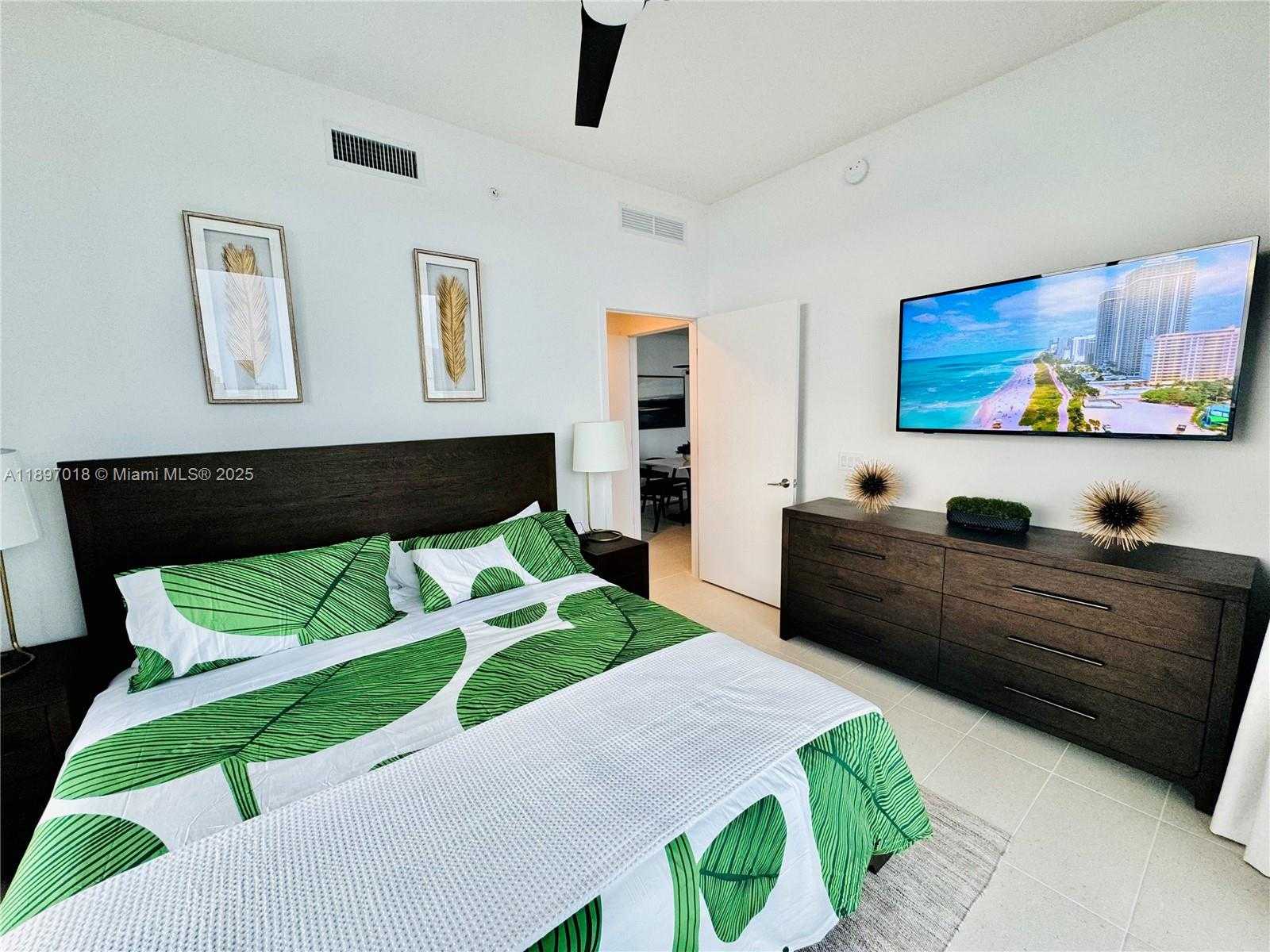 Small Image of 159 NORTH EAST 6TH ST #4905, Miami Number 30