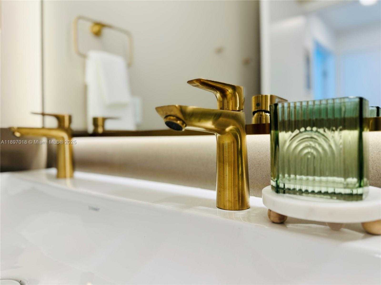 Small Image of 159 NORTH EAST 6TH ST #4905, Miami Number 31