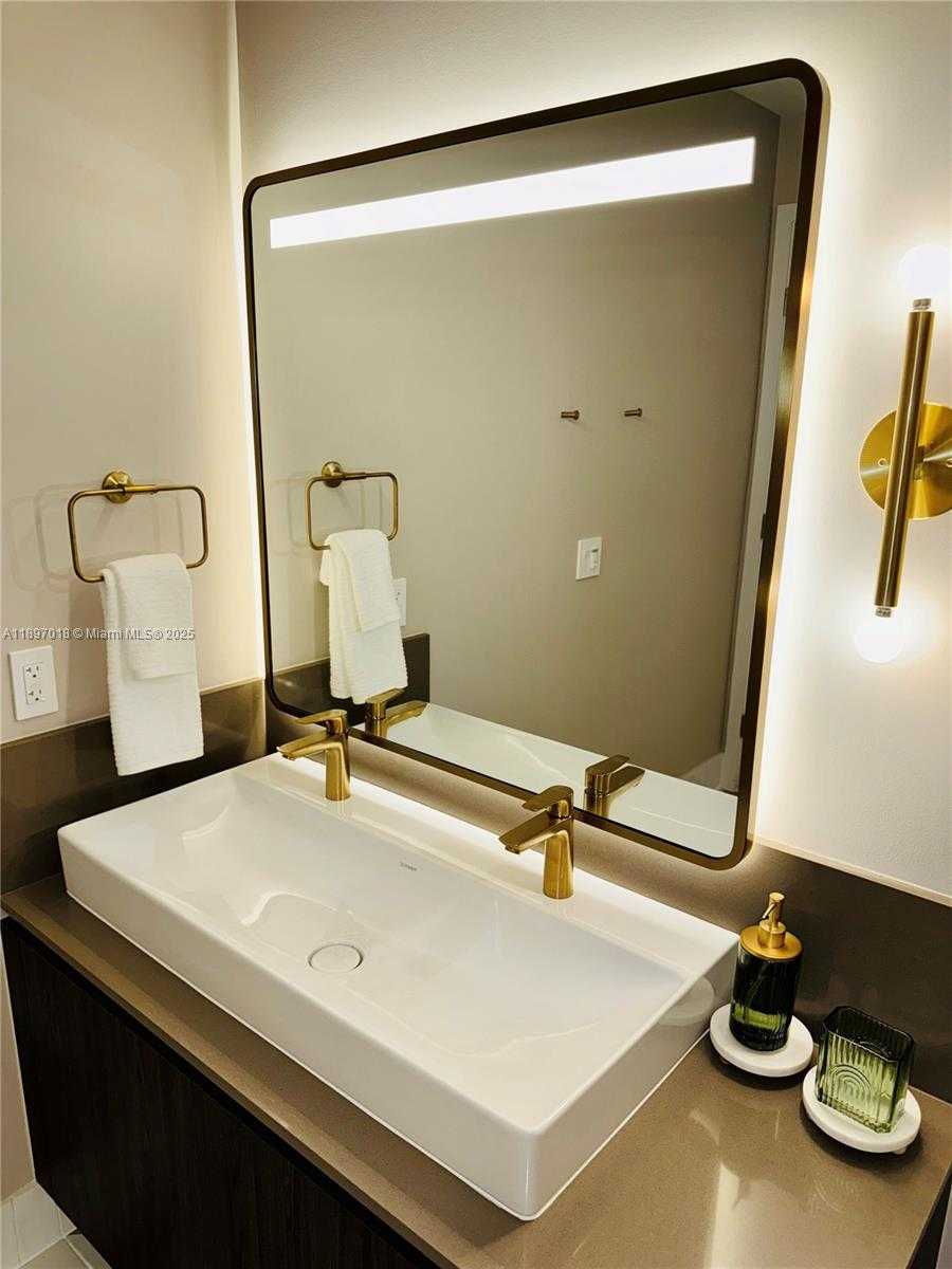 Small Image of 159 NORTH EAST 6TH ST #4905, Miami Number 32