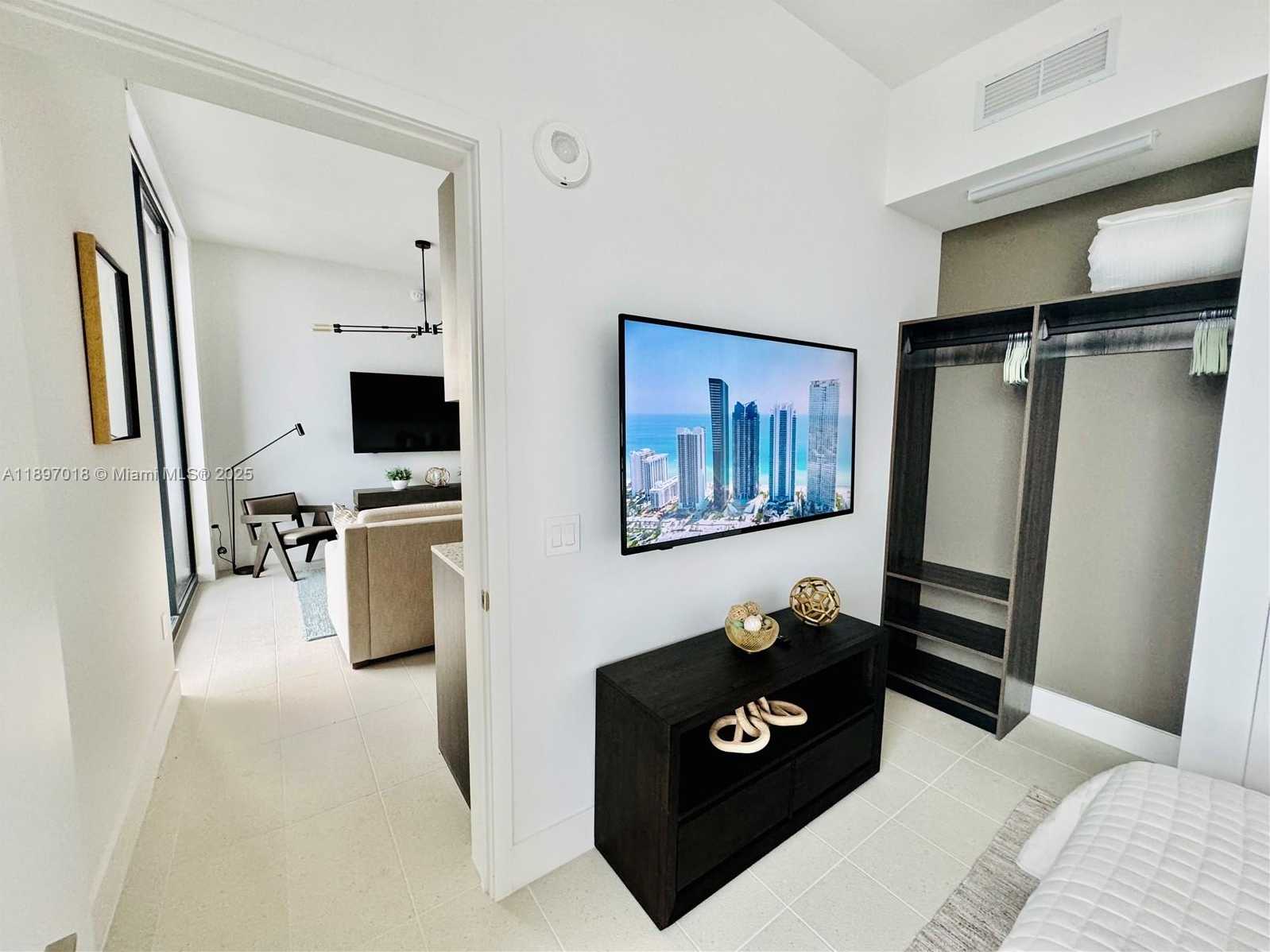 Small Image of 159 NORTH EAST 6TH ST #4905, Miami Number 37