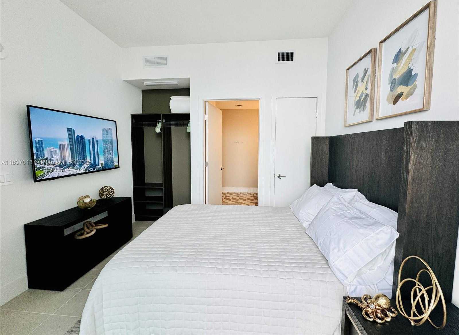 Small Image of 159 NORTH EAST 6TH ST #4905, Miami Number 42