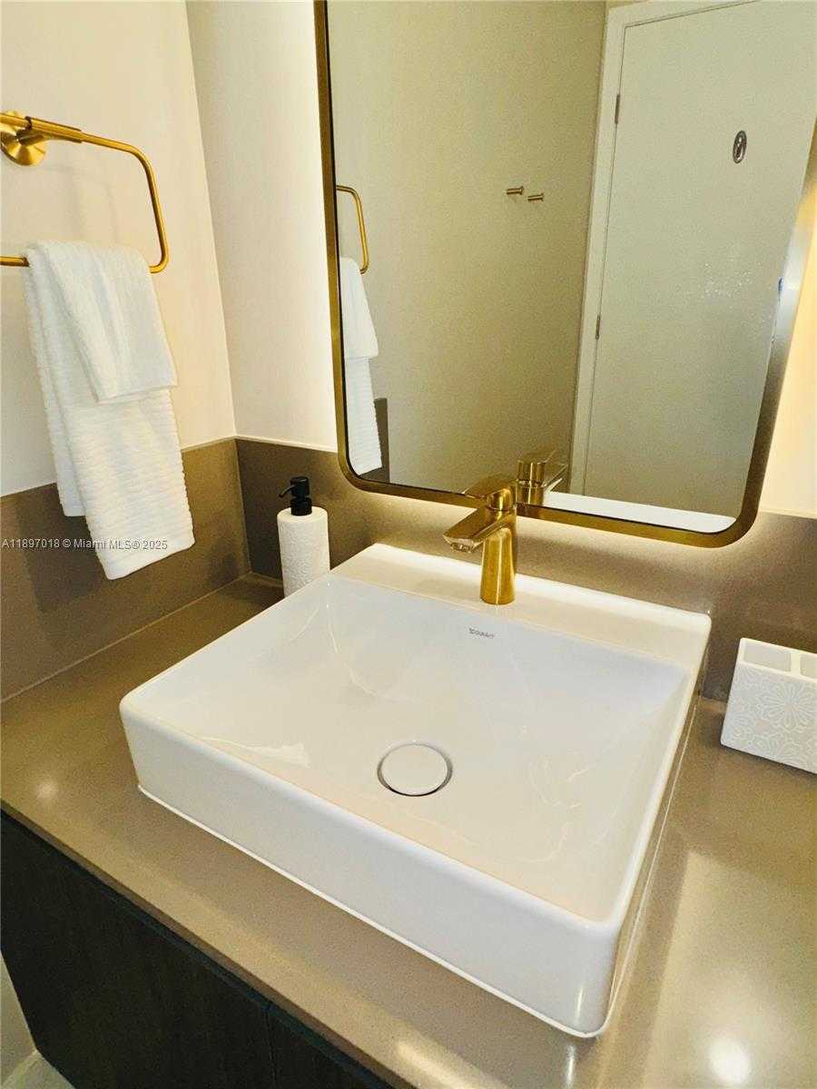 Small Image of 159 NORTH EAST 6TH ST #4905, Miami Number 48