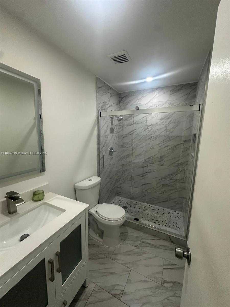 Small Image of 12411 SOUTH WEST 110TH S CANAL ST RD, Miami Number 3