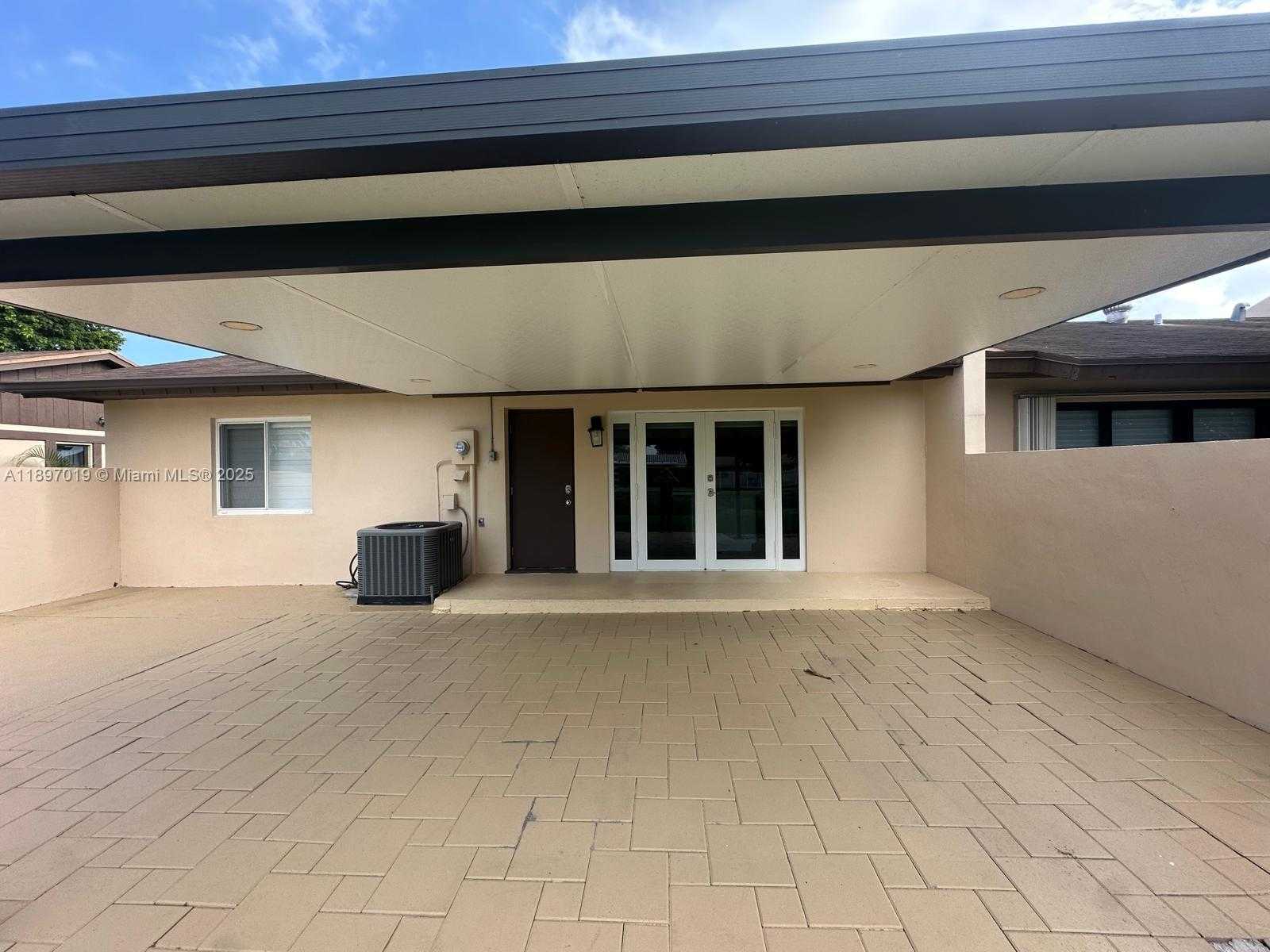 Small Image of 12411 SOUTH WEST 110TH S CANAL ST RD, Miami Number 9