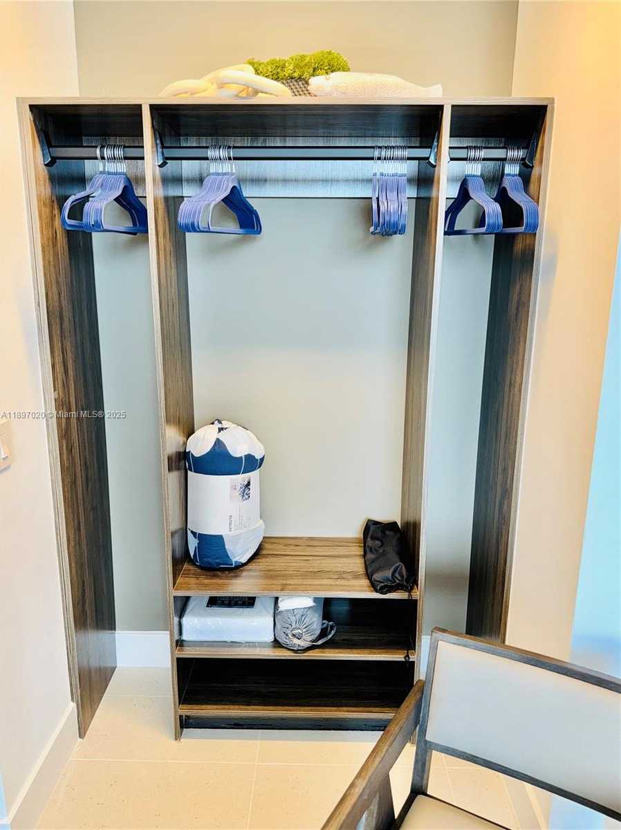 Small Image of 159 NORTH EAST 6TH ST #4906, Miami Number 18