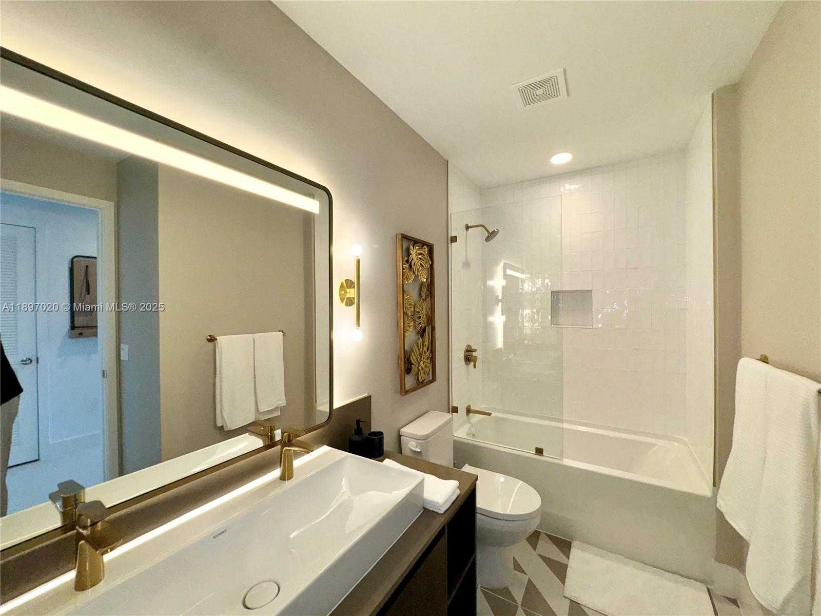Small Image of 159 NORTH EAST 6TH ST #4906, Miami Number 24