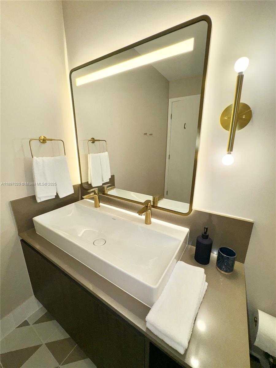 Small Image of 159 NORTH EAST 6TH ST #4906, Miami Number 26