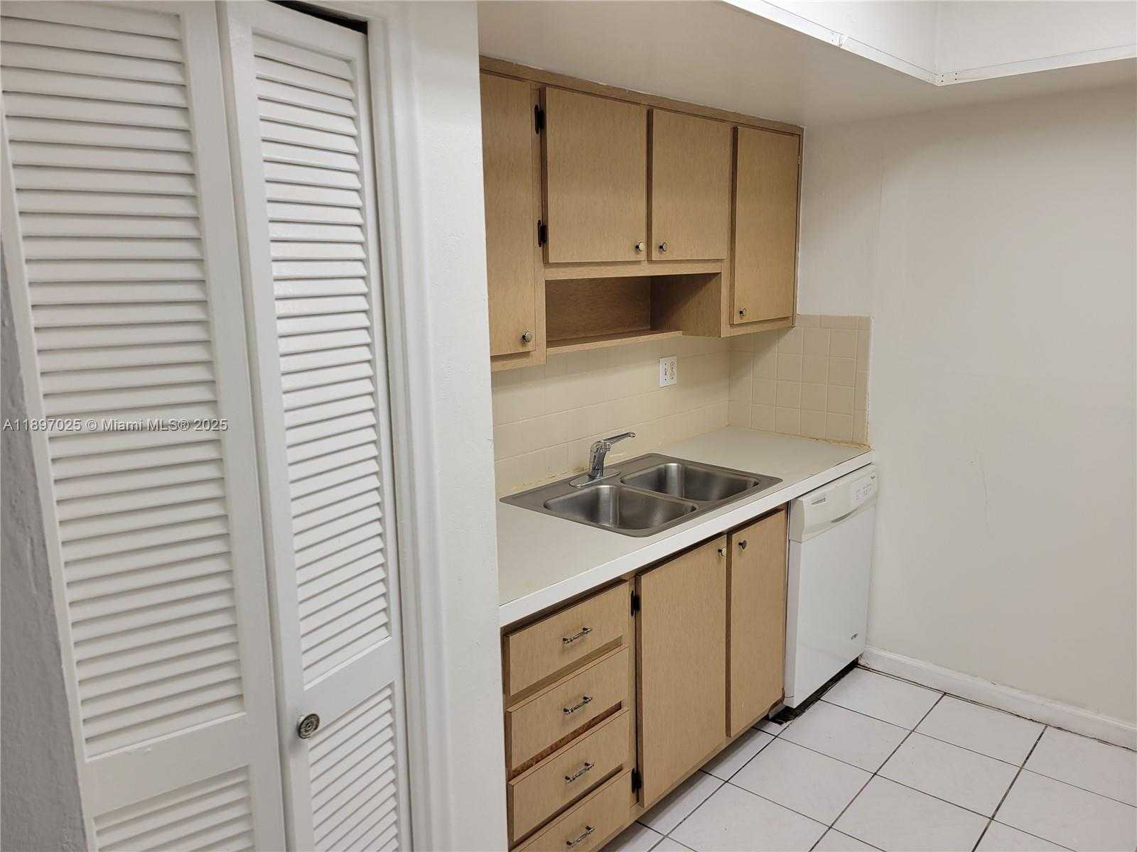 Small Image of 7101 NORTH WEST 24TH ST #-, Sunrise Number 5