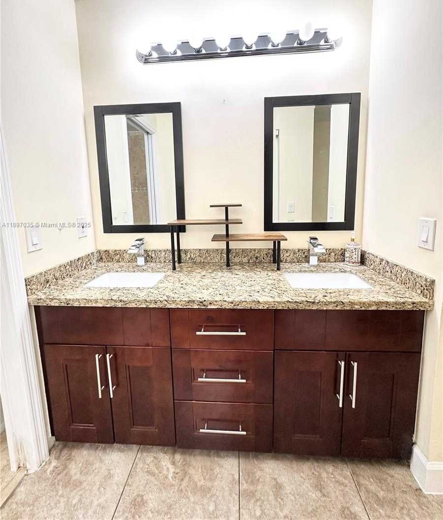 Small Image of 6097 SOUTH WEST 128TH CT, Miami Number 18