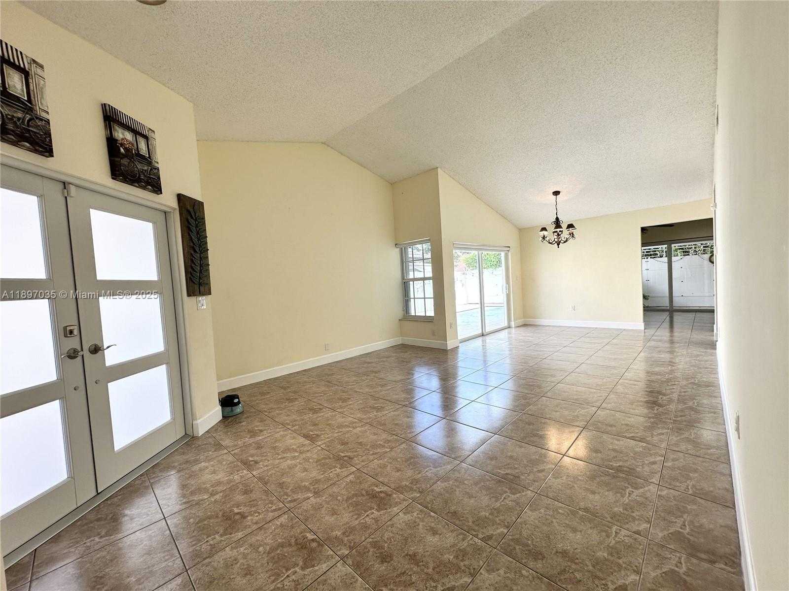 Small Image of 6097 SOUTH WEST 128TH CT, Miami Number 3