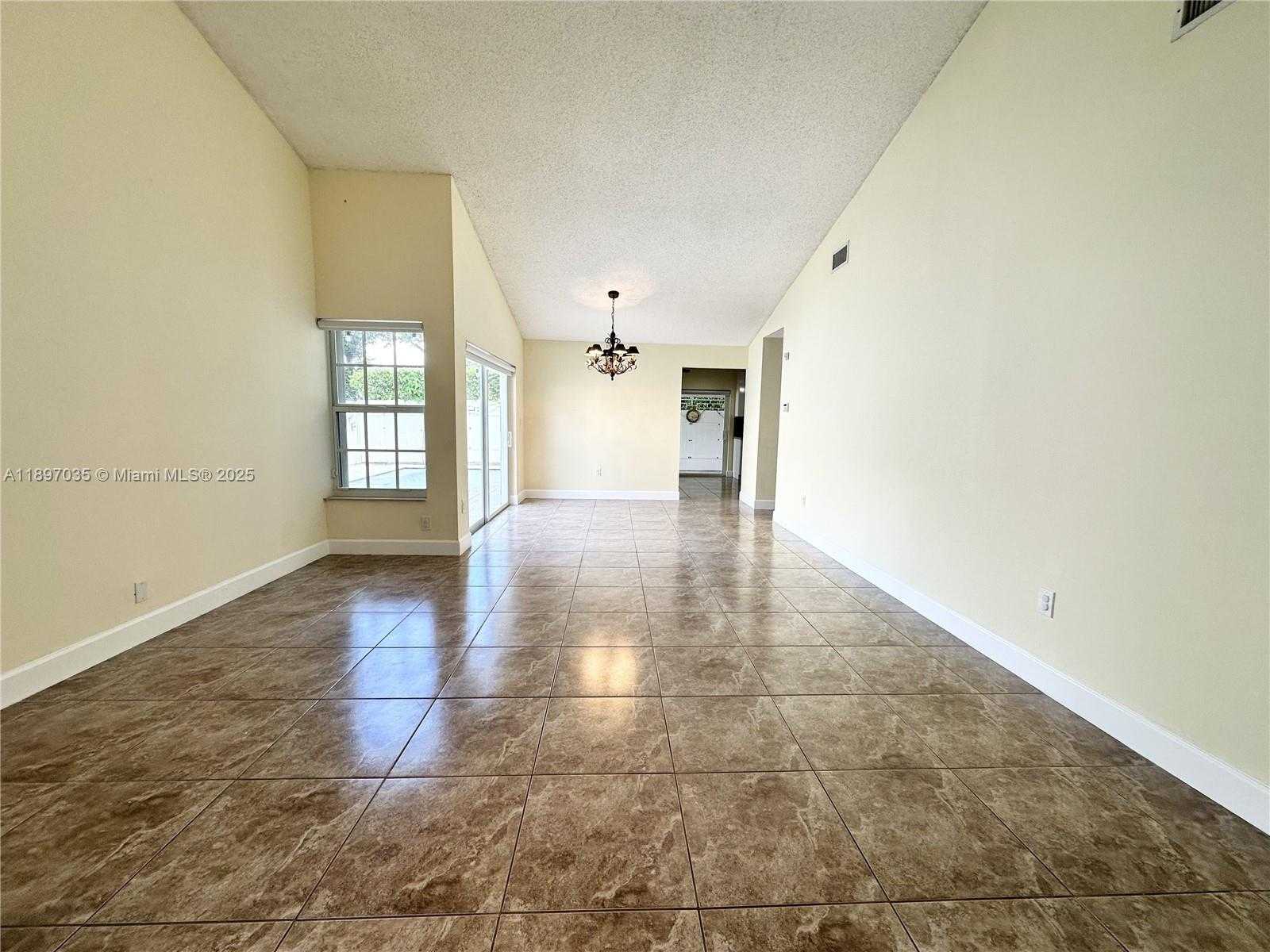 Small Image of 6097 SOUTH WEST 128TH CT, Miami Number 4