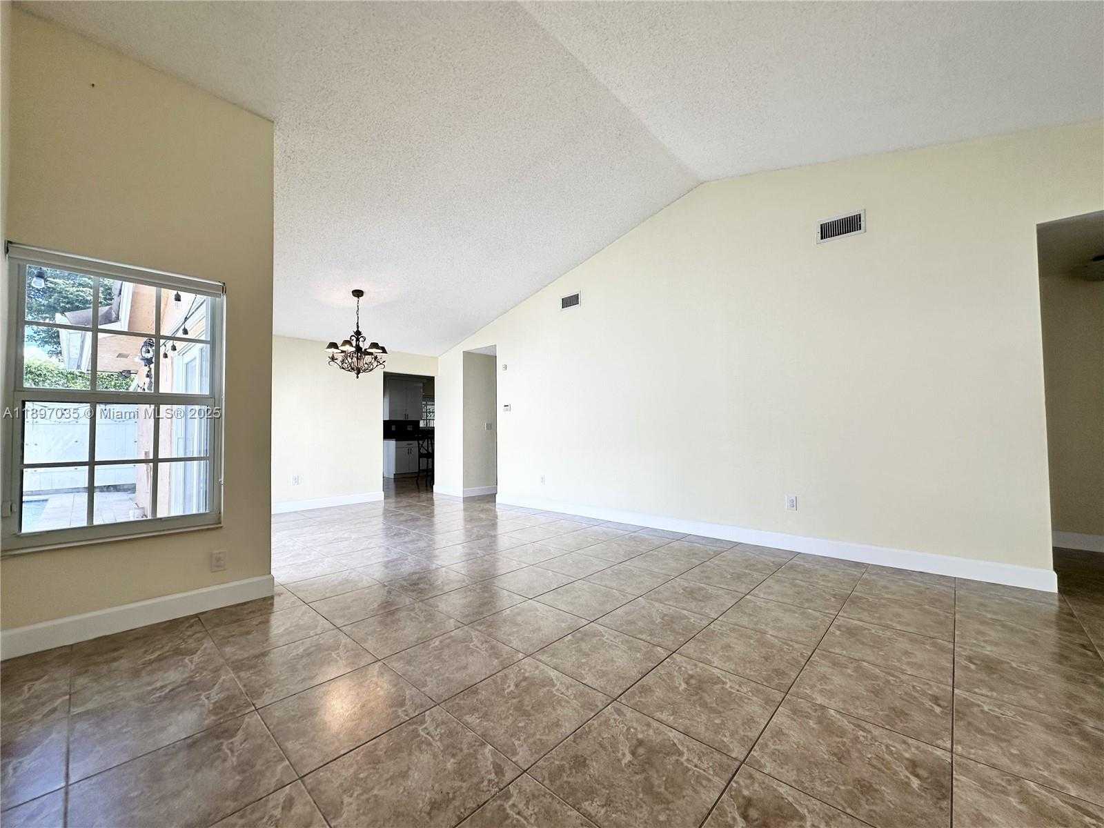Small Image of 6097 SOUTH WEST 128TH CT, Miami Number 5