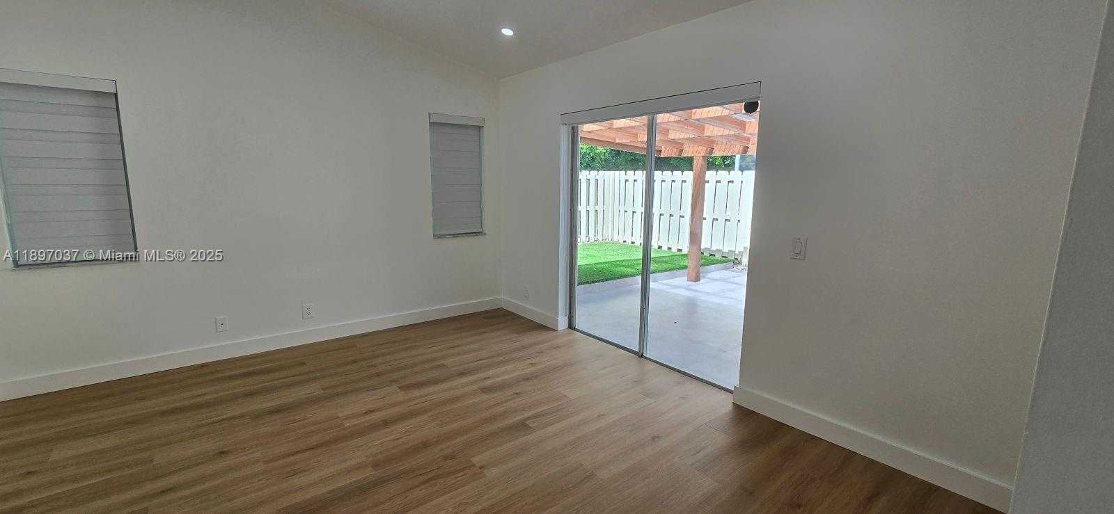 Small Image of 591 TALAVERA RD #591, Weston Number 10