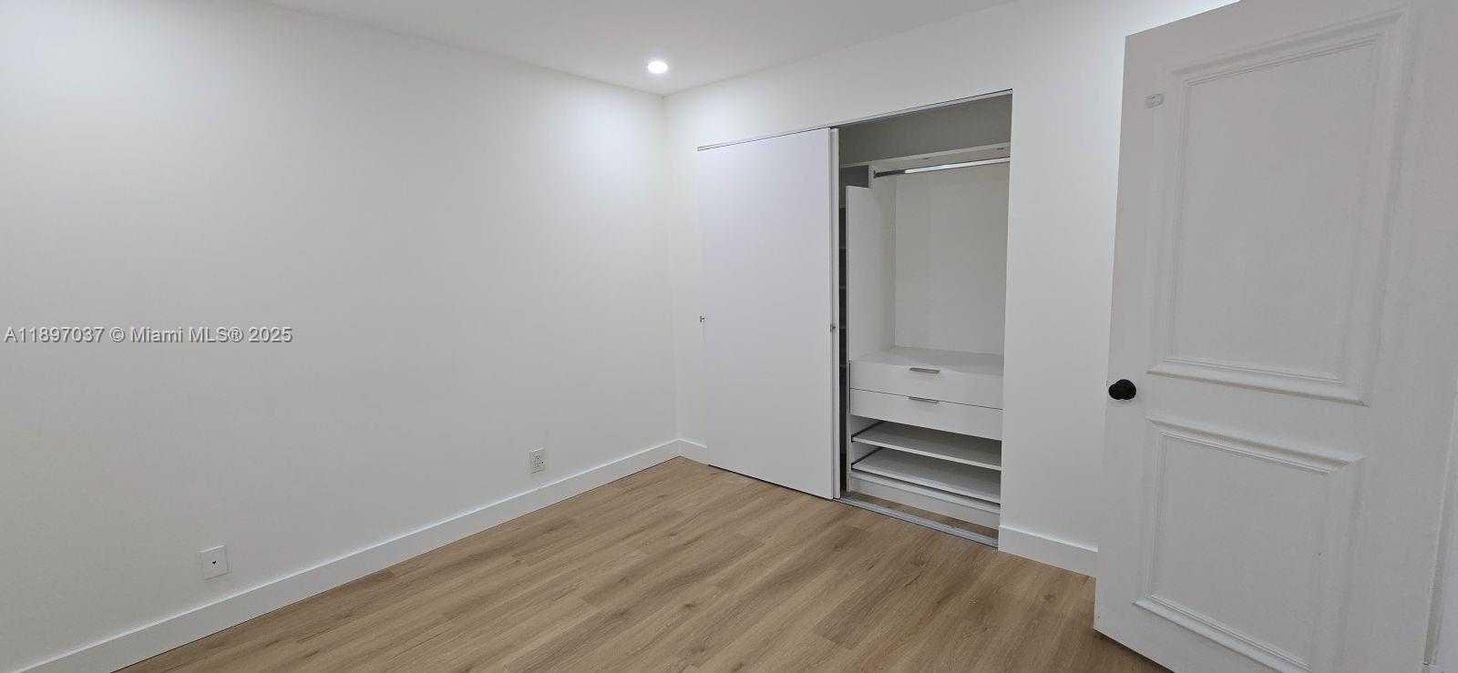 Small Image of 591 TALAVERA RD #591, Weston Number 14