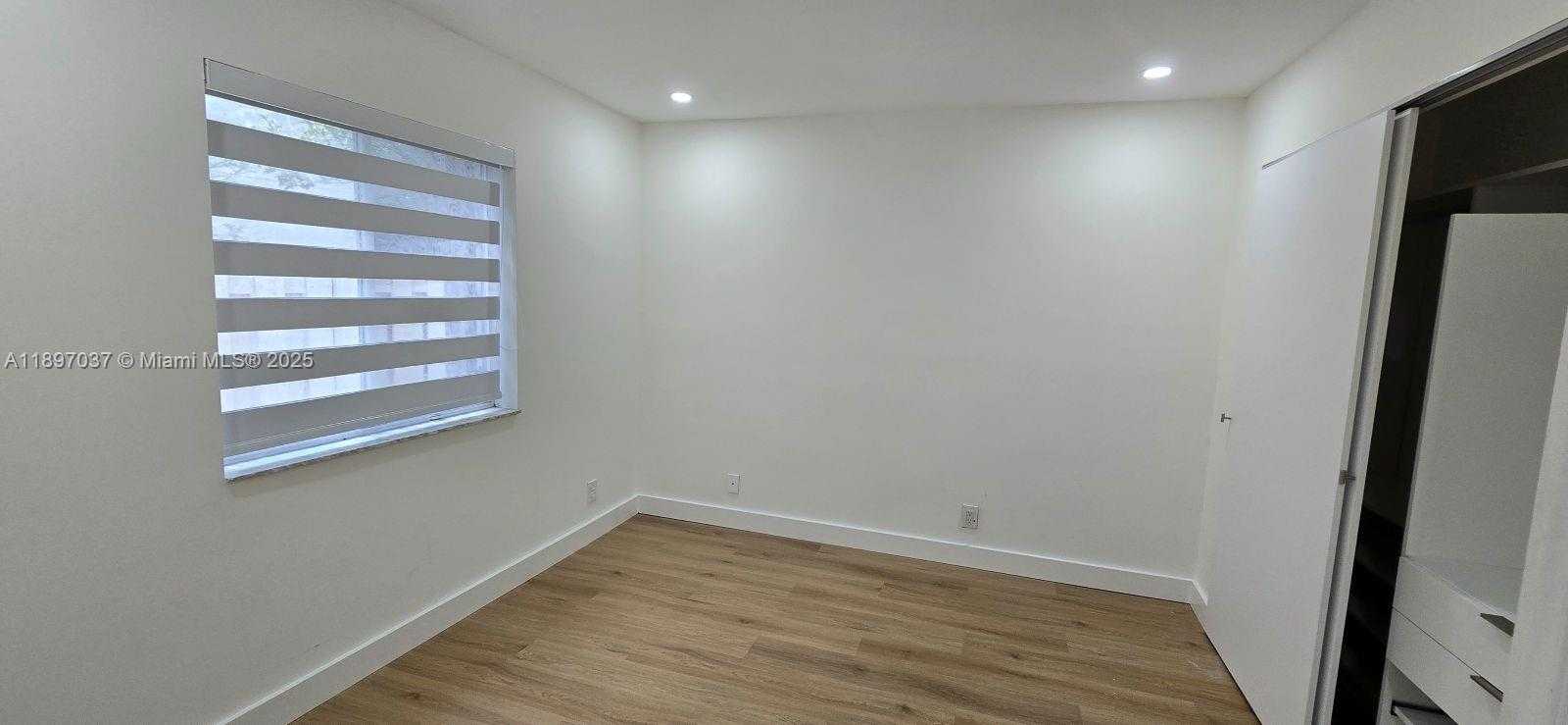 Small Image of 591 TALAVERA RD #591, Weston Number 15