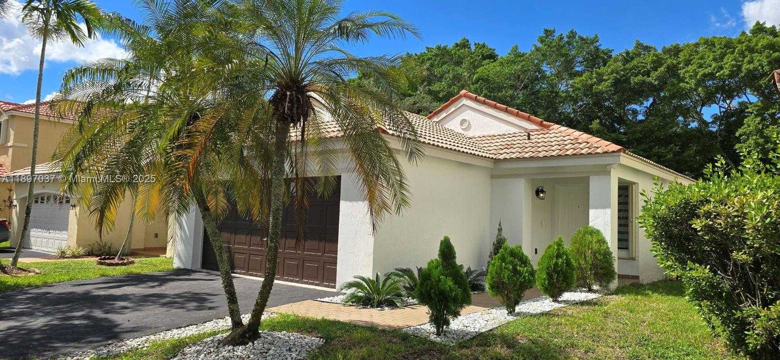 Small Image of 591 TALAVERA RD #591, Weston Number 2
