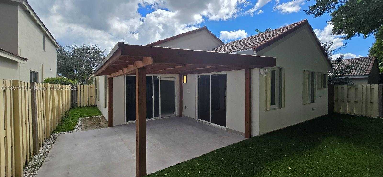 Small Image of 591 TALAVERA RD #591, Weston Number 20