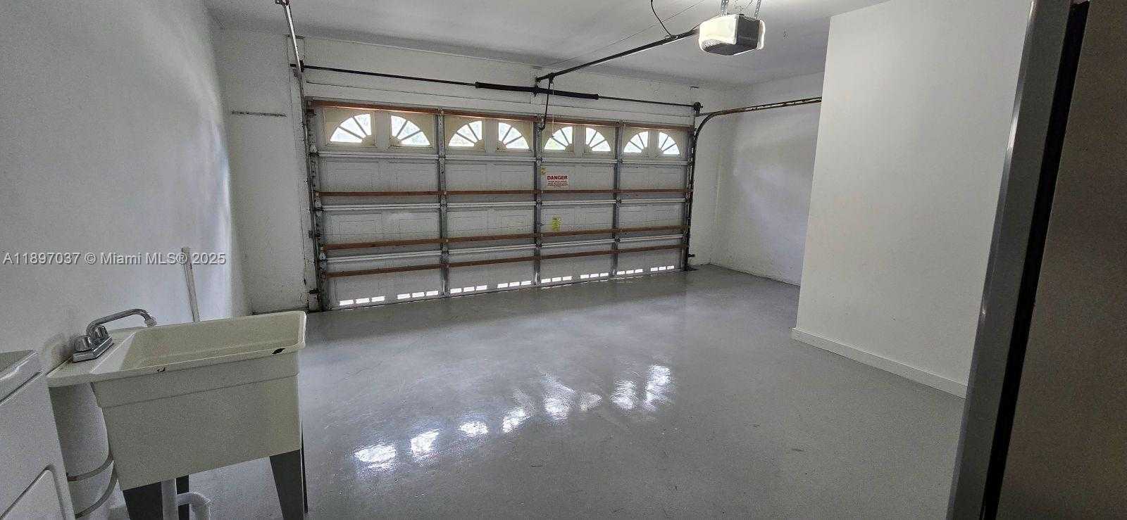 Small Image of 591 TALAVERA RD #591, Weston Number 21