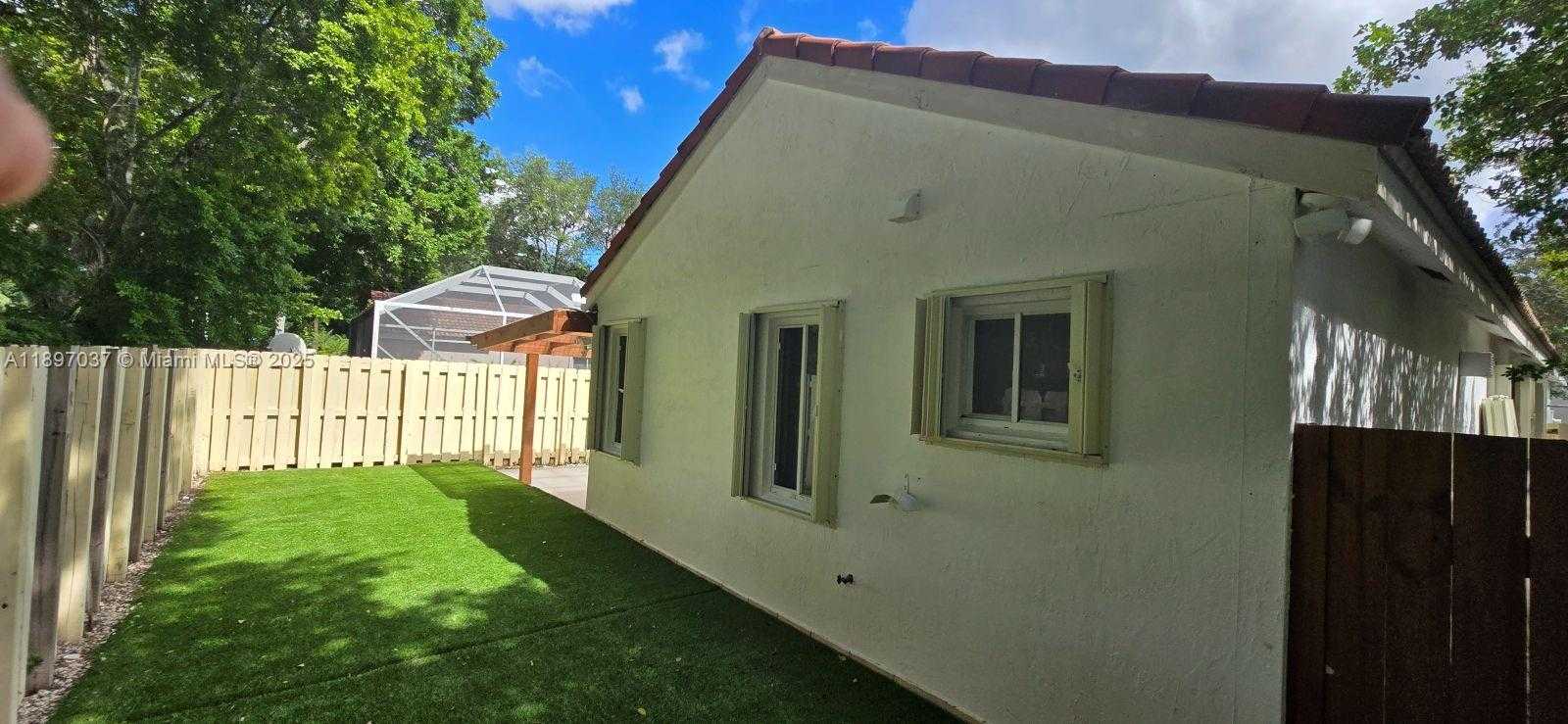 Small Image of 591 TALAVERA RD #591, Weston Number 22