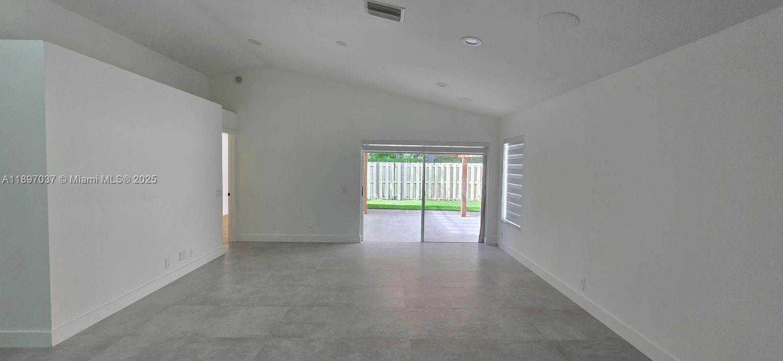 Small Image of 591 TALAVERA RD #591, Weston Number 8