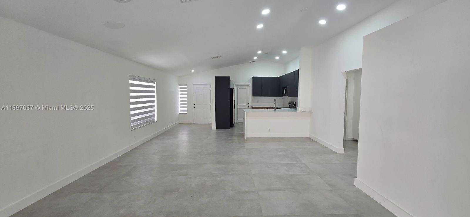 Small Image of 591 TALAVERA RD #591, Weston Number 9