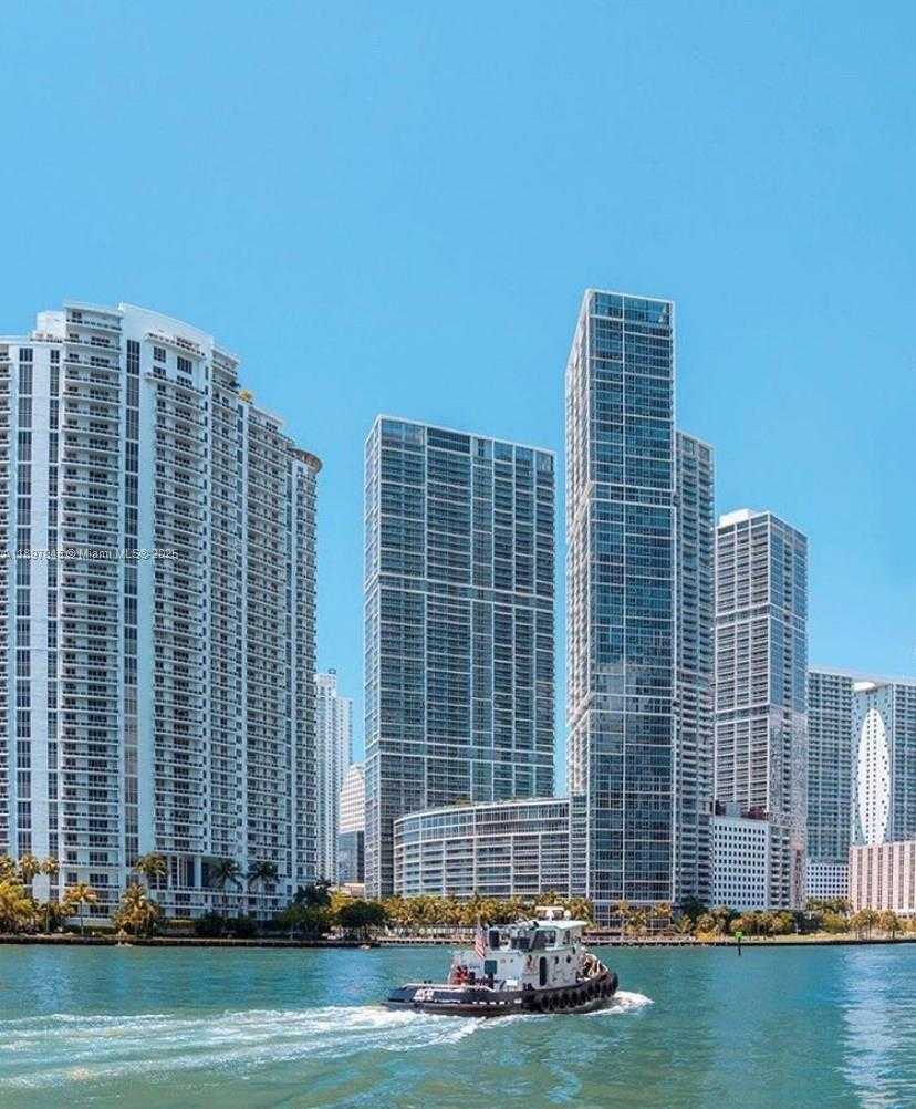 Small Image of 485 BRICKELL AVE #2606, Miami Number 5