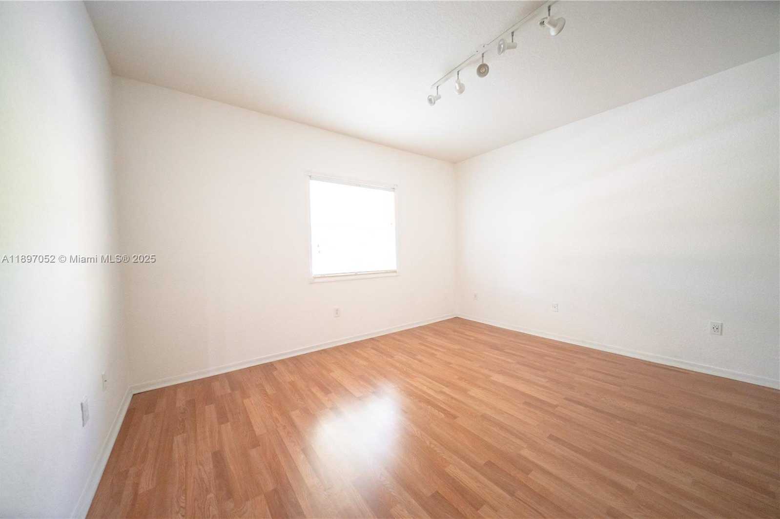 Small Image of 5670 NORTH WEST 116TH AVE #212, Doral Number 10