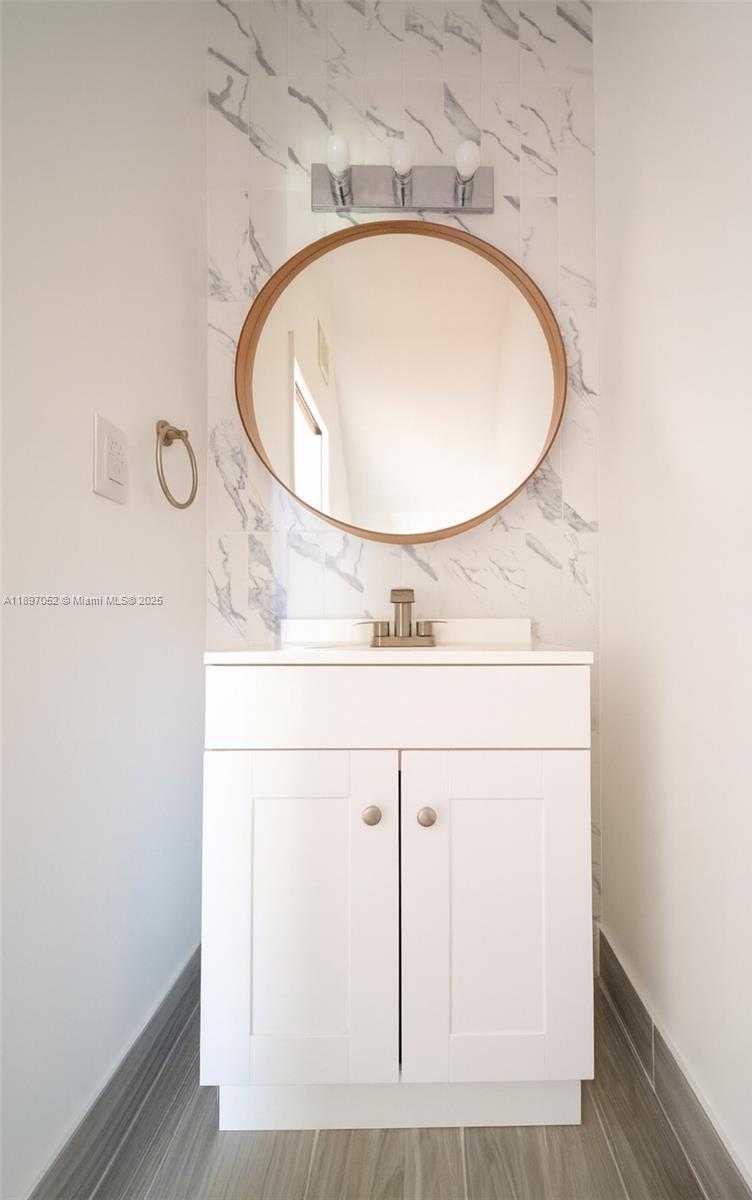 Small Image of 5670 NORTH WEST 116TH AVE #212, Doral Number 19