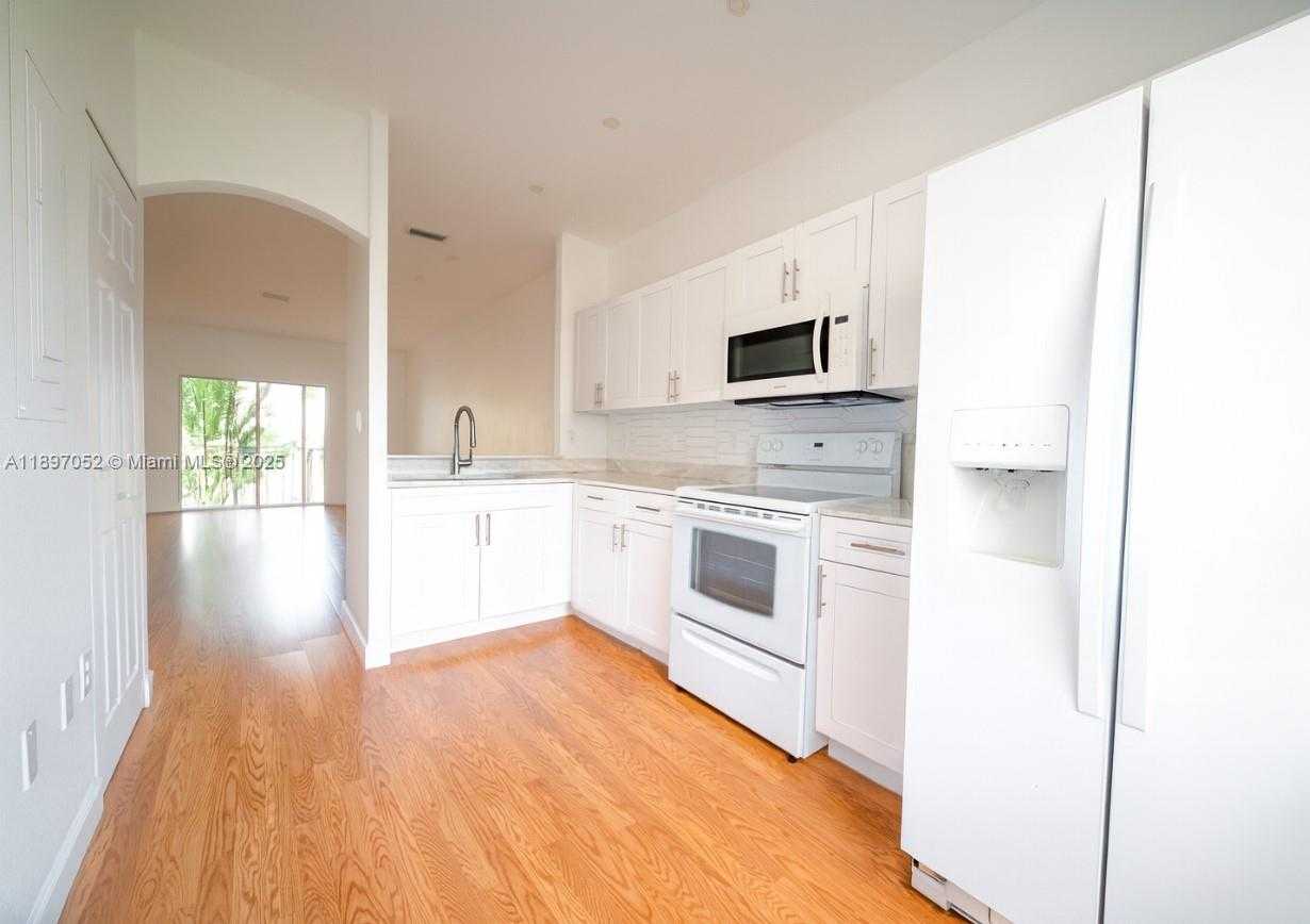 Small Image of 5670 NORTH WEST 116TH AVE #212, Doral Number 2