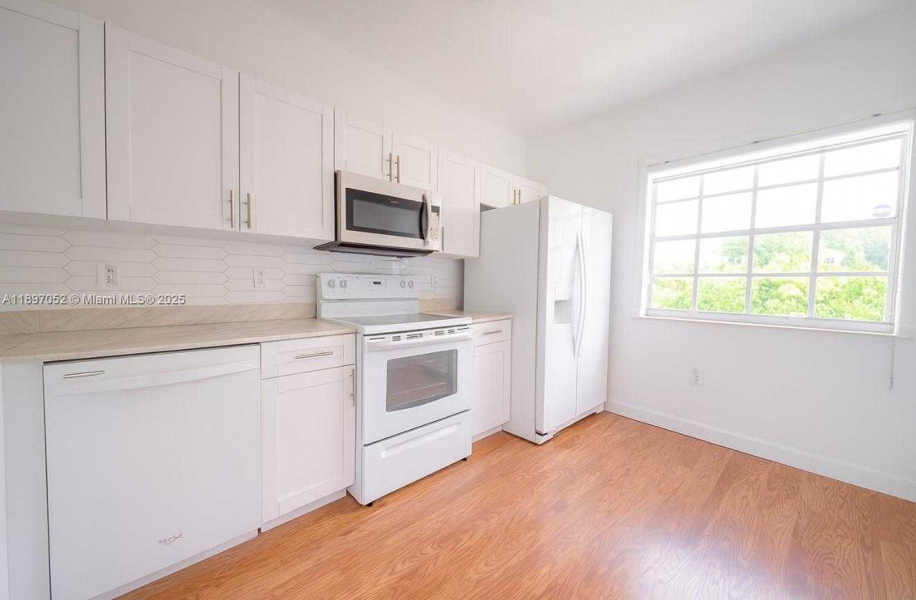 Small Image of 5670 NORTH WEST 116TH AVE #212, Doral Number 3