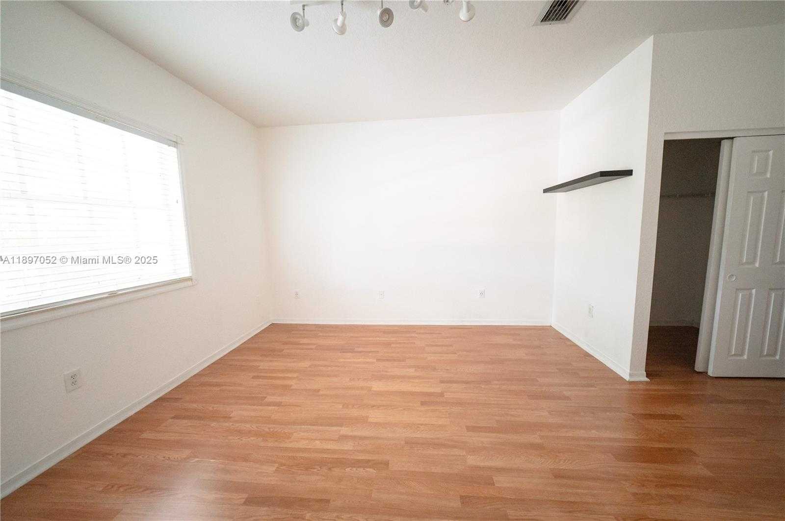 Small Image of 5670 NORTH WEST 116TH AVE #212, Doral Number 9