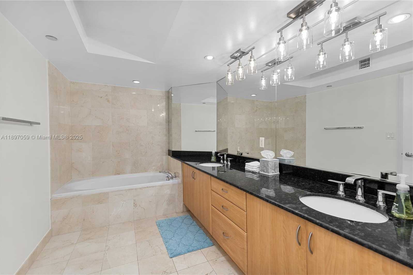 Small Image of 6917 COLLINS AVE #1203, Miami Beach Number 16