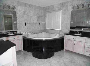 Small Image of 8881 NORTH WEST 189TH TER, Hialeah Number 14
