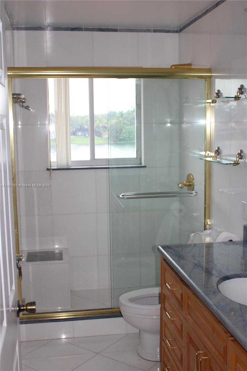 Small Image of 8881 NORTH WEST 189TH TER, Hialeah Number 9