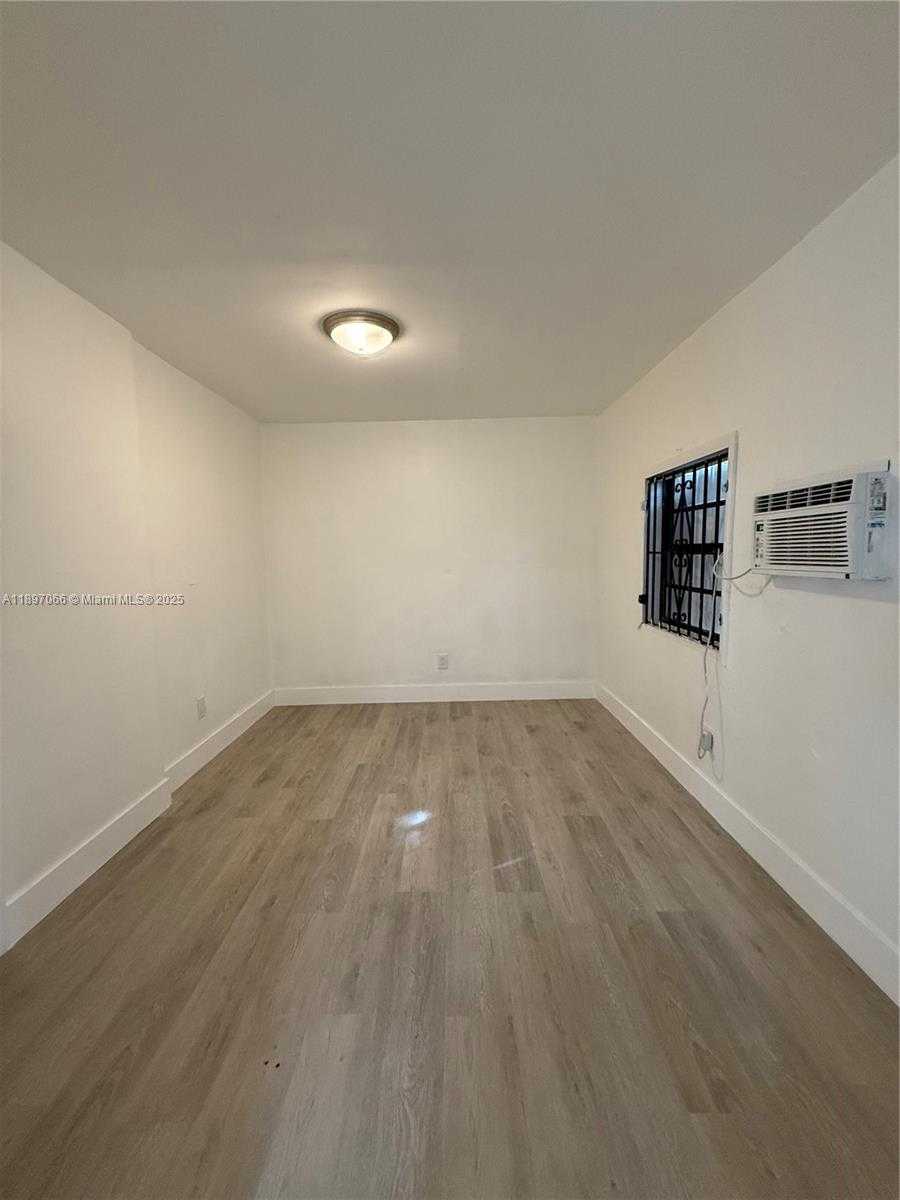 Small Image of 1200 NORTH EAST 128TH ST, North Miami Number 19