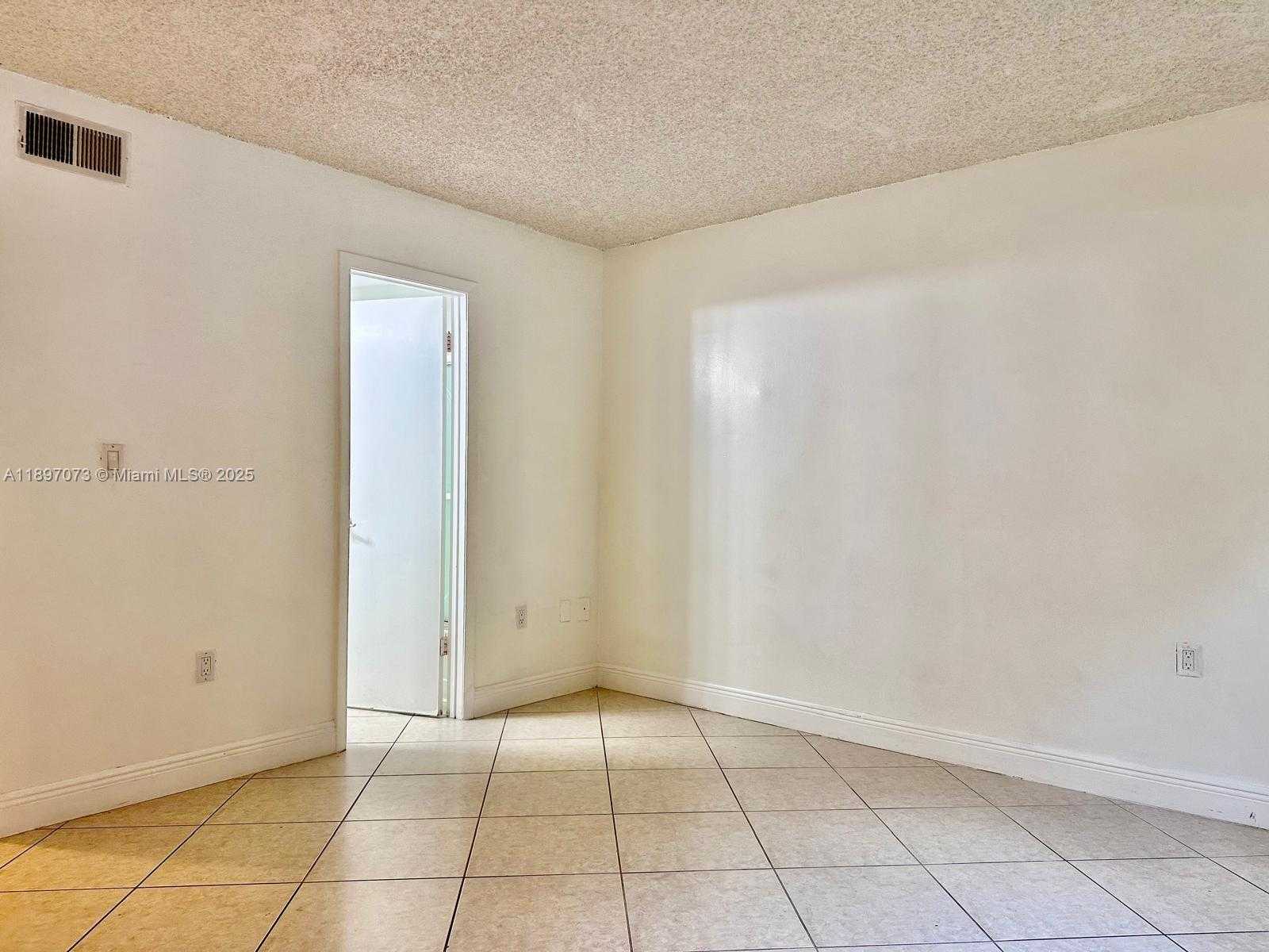 Small Image of 510 NORTH WEST 86TH PL #12-106, Miami Number 20