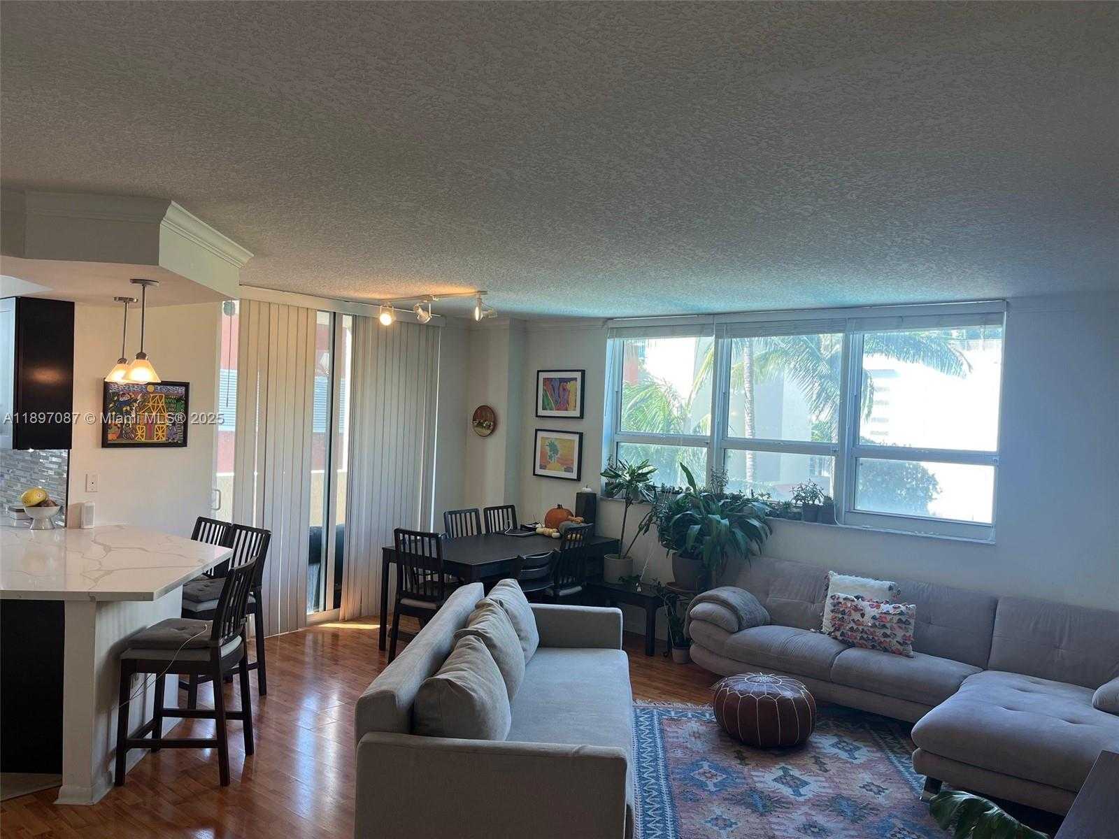 Small Image of 2000 NORTH BAYSHORE DR #301, Miami Number 2