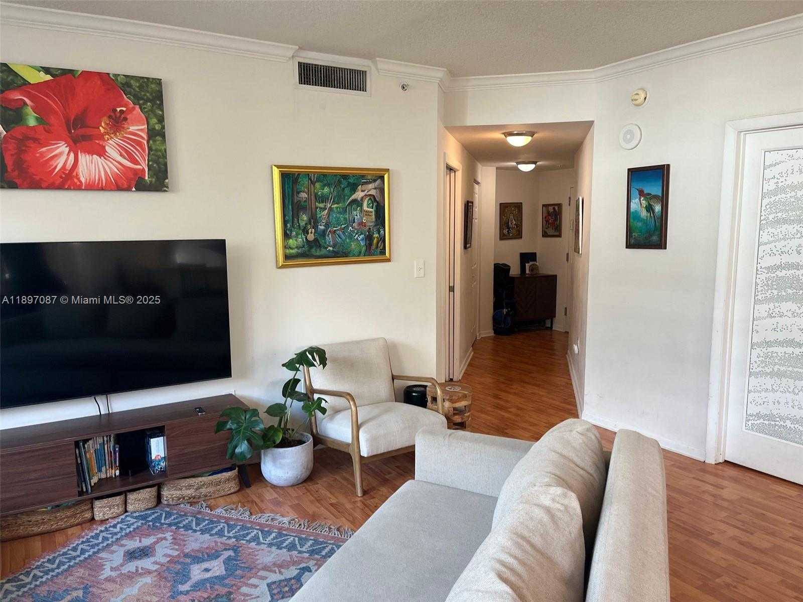 Small Image of 2000 NORTH BAYSHORE DR #301, Miami Number 3