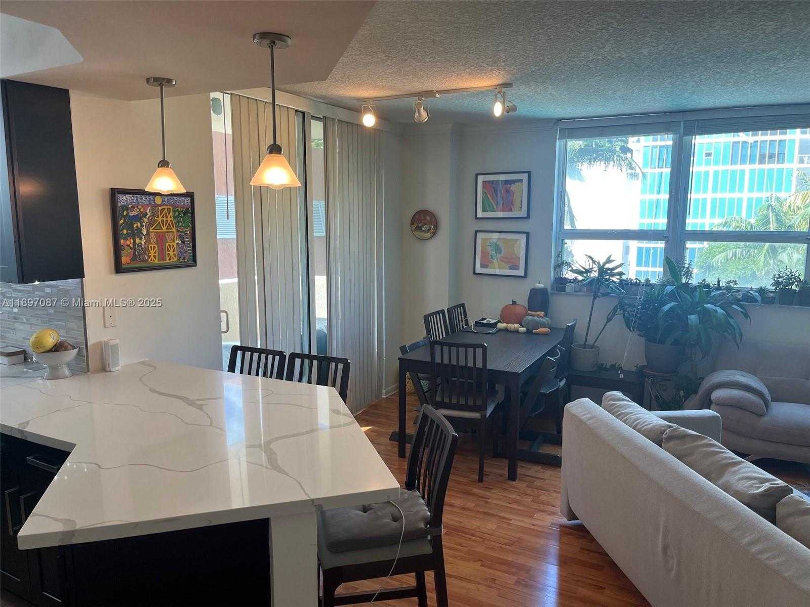 Small Image of 2000 NORTH BAYSHORE DR #301, Miami Number 6