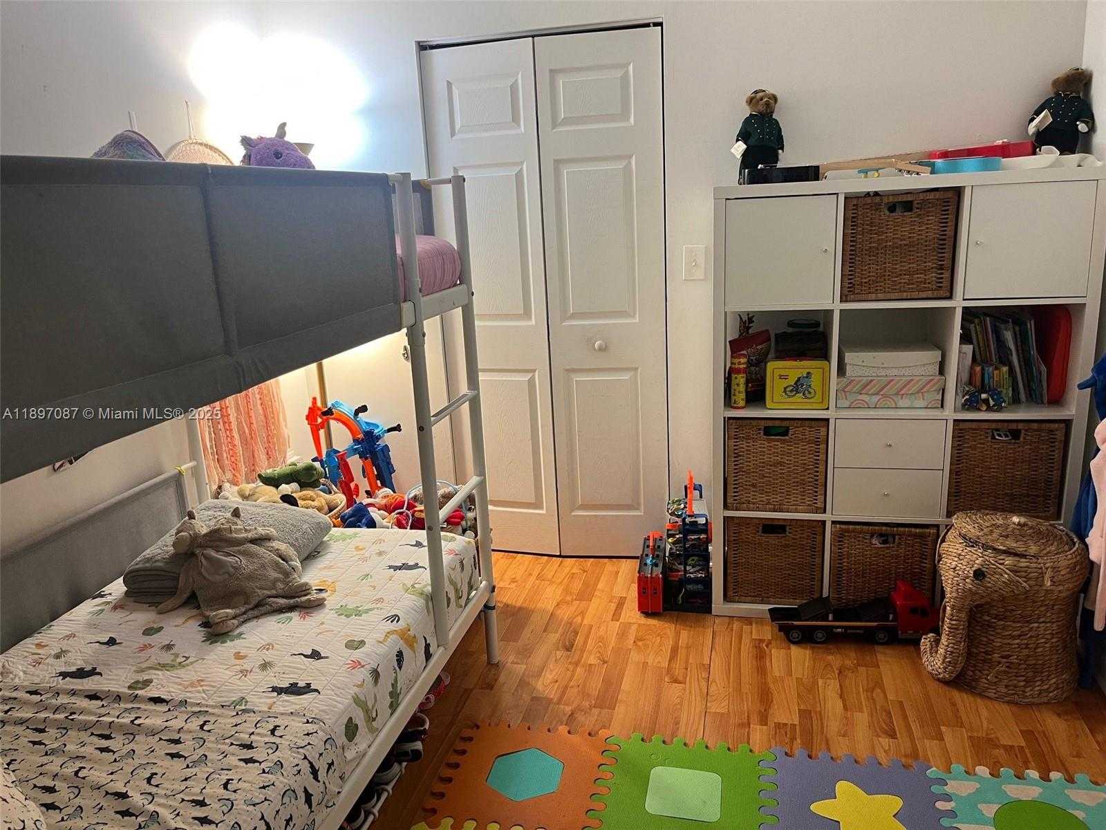 Small Image of 2000 NORTH BAYSHORE DR #301, Miami Number 9