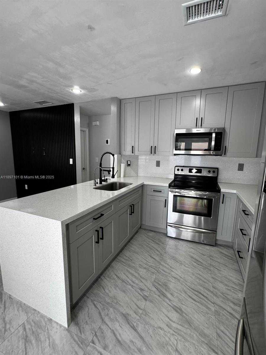 Small Image of 14036 SOUTH WEST 179TH ST #14036, Miami Number 10