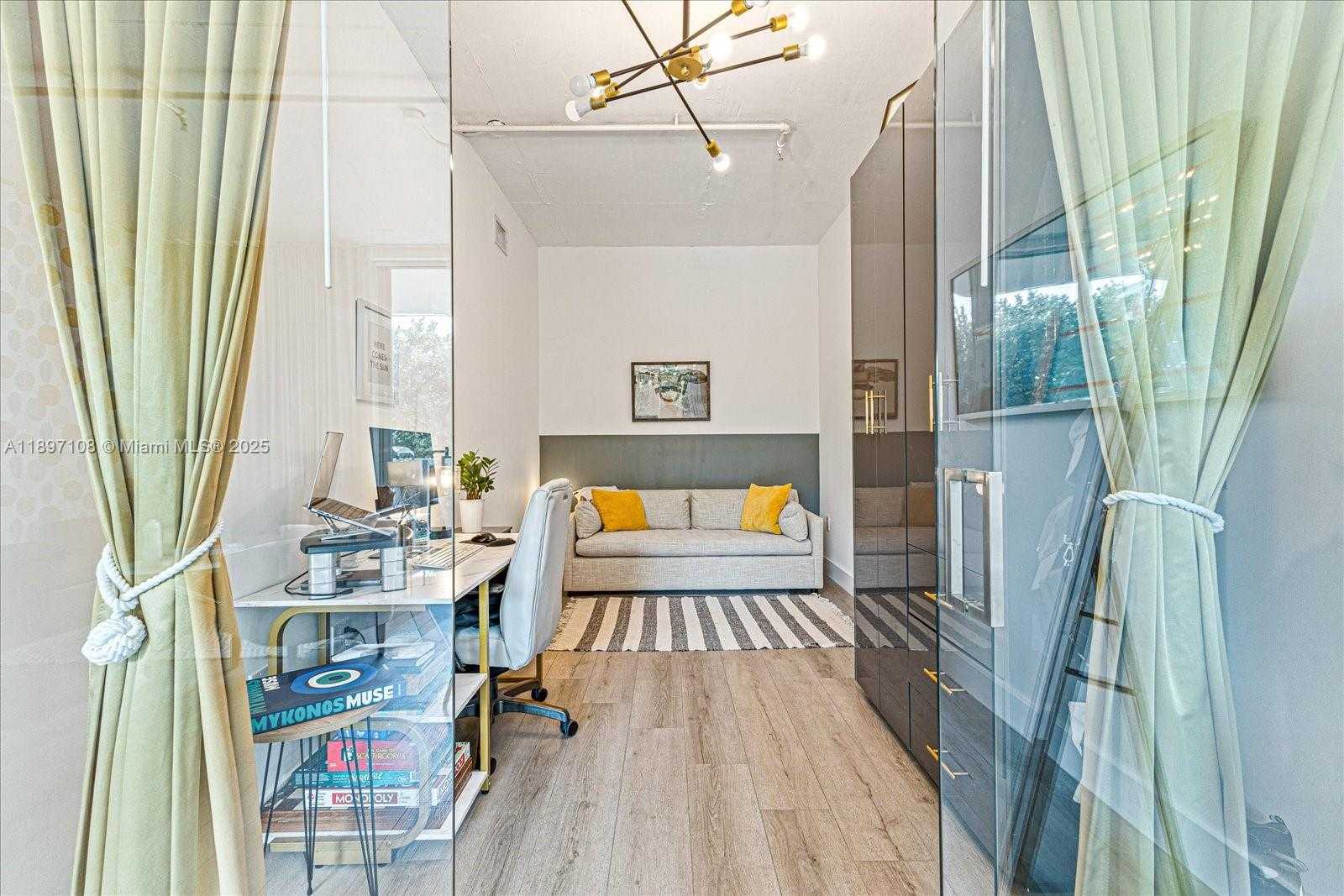 Small Image of 1700 MERIDIAN AVE #203, Miami Beach Number 12